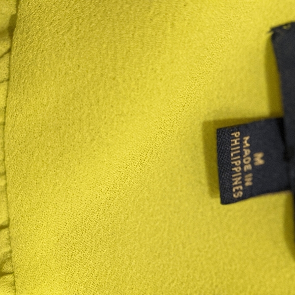 BANANA REPUBLIC Sheer Sleeveless Citrus Lime Blouse Ruffled Button Tab Top Sz M - Picture 7 of 9